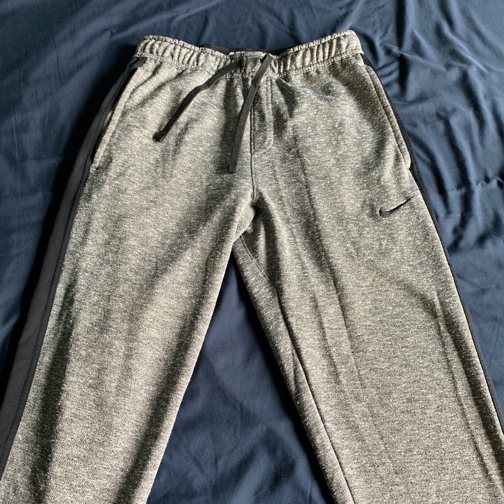 Men’s Nike Joggers - Picture 3 of 4